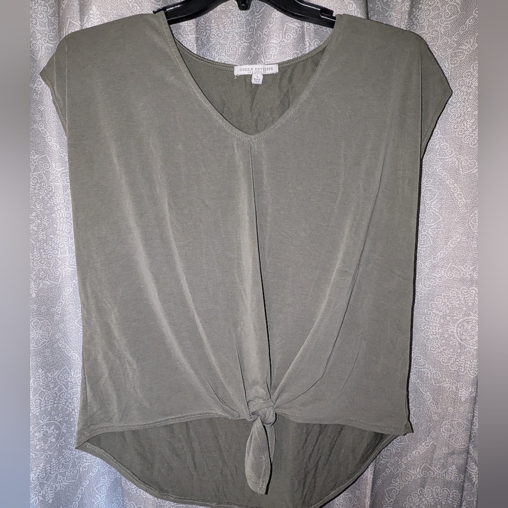 3 For $25 🌻Green Envelope Olive Tie-Front Tee